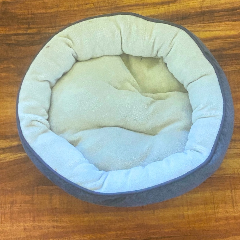 Pet bed